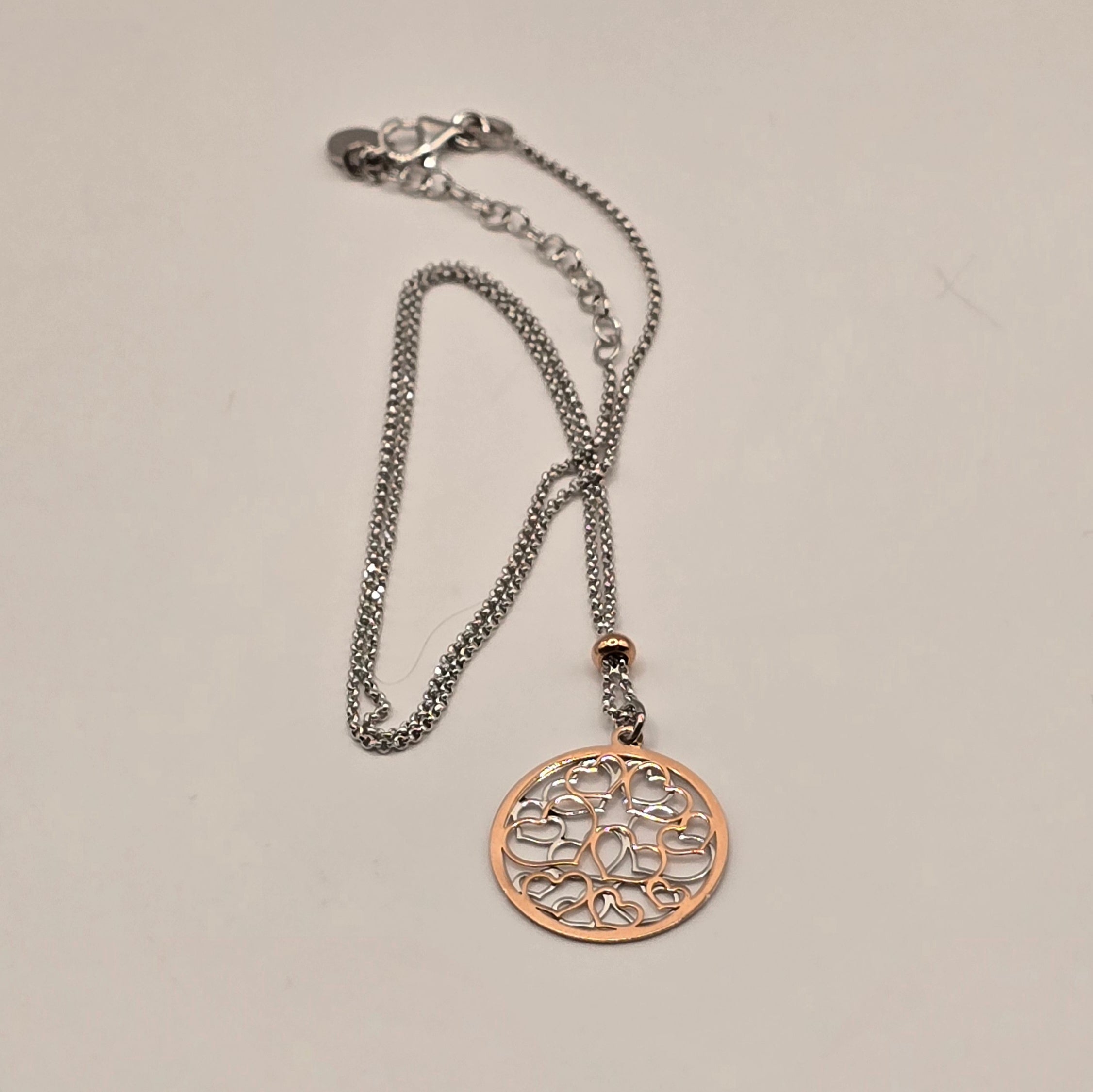 Damen Kette mit Anhänger Herzen im Kreis