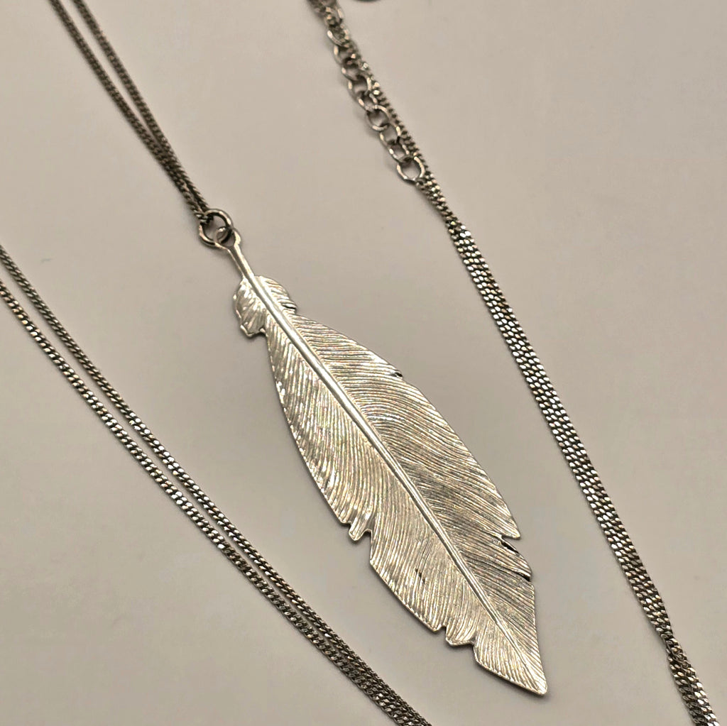 Damen Kette mit Anhänger Feder