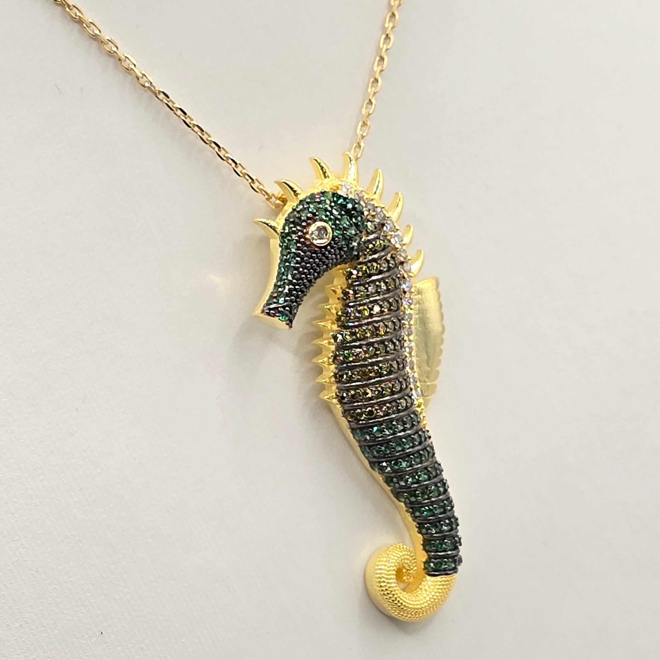 Damen Kette mit Anhänger Seepferdchen