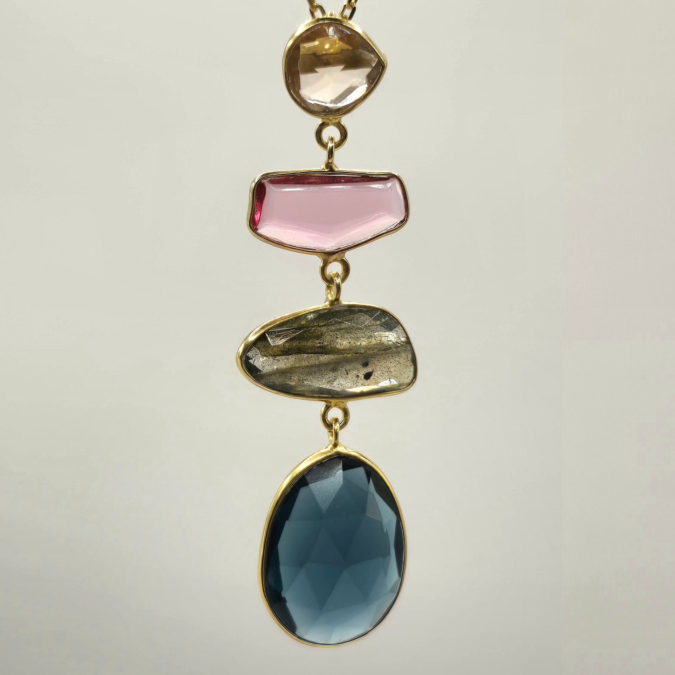 Damen Kette mit Edelsteinen / Pietre Colorate / 925er Silber vergoldet / Edelsteine / Elegant