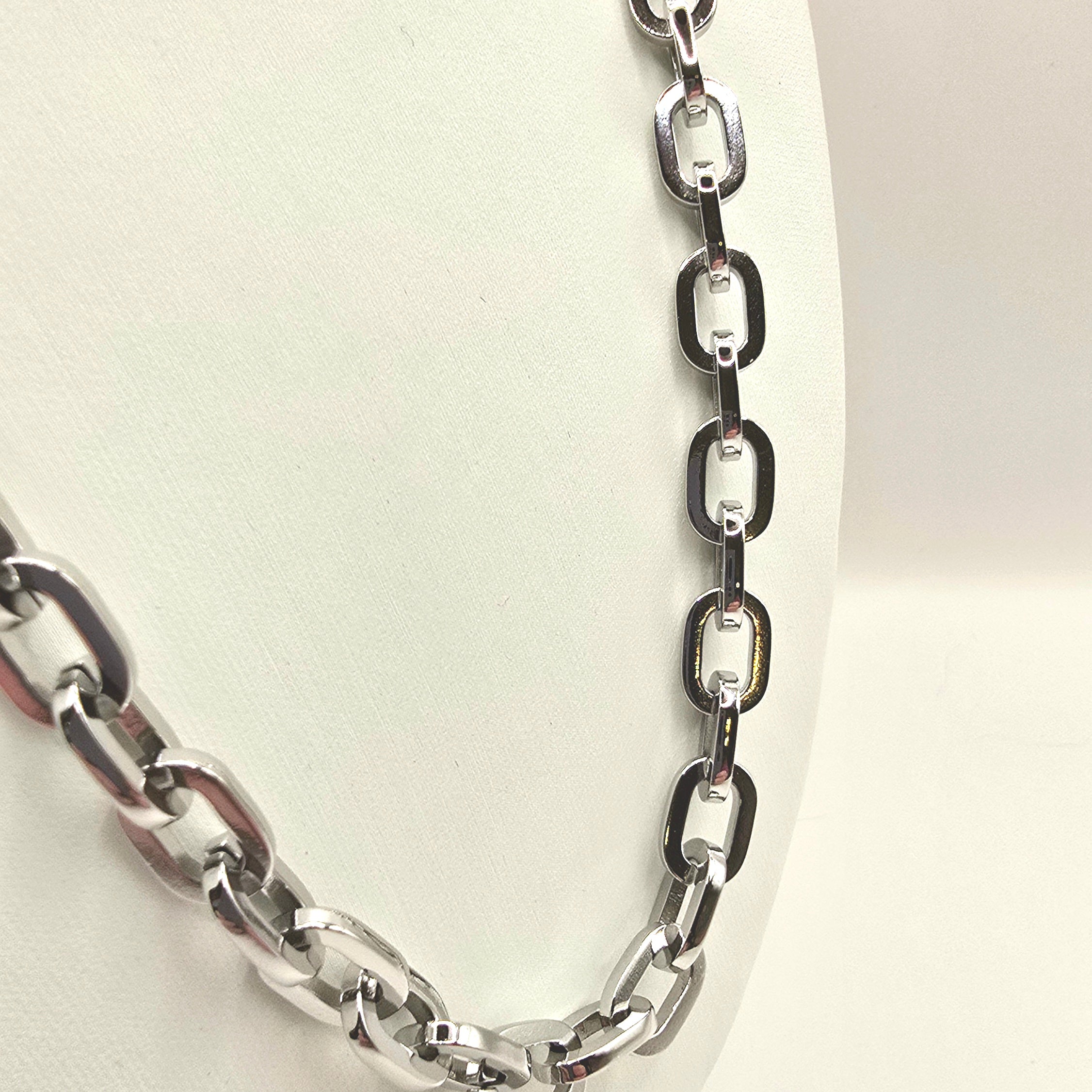 Herren Halskette / Linea Forte / Edelstahl Silber / Starke Linie, klare Präsenz