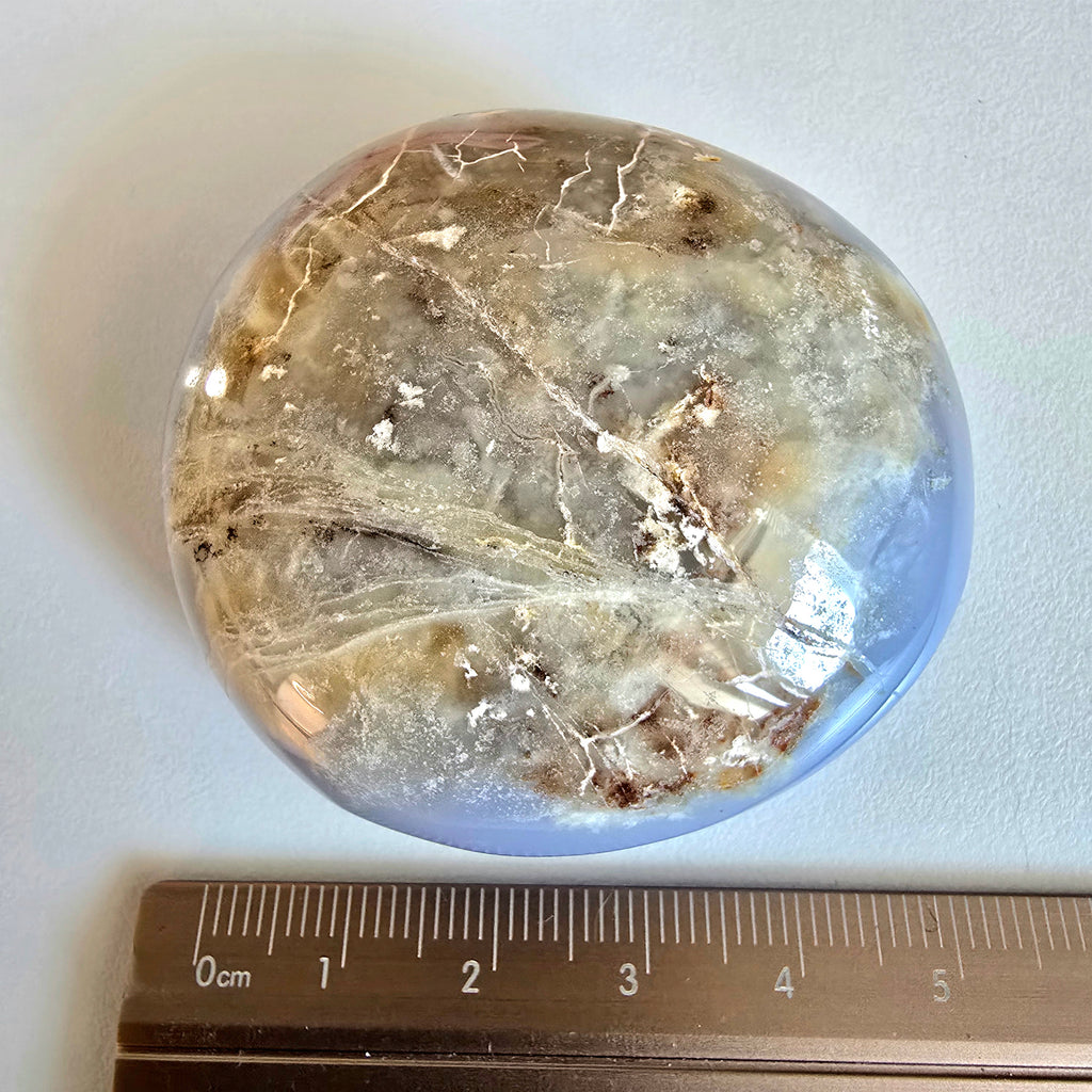 Blauer Chalcedon - Handschmeichler auf Matrix No. 1