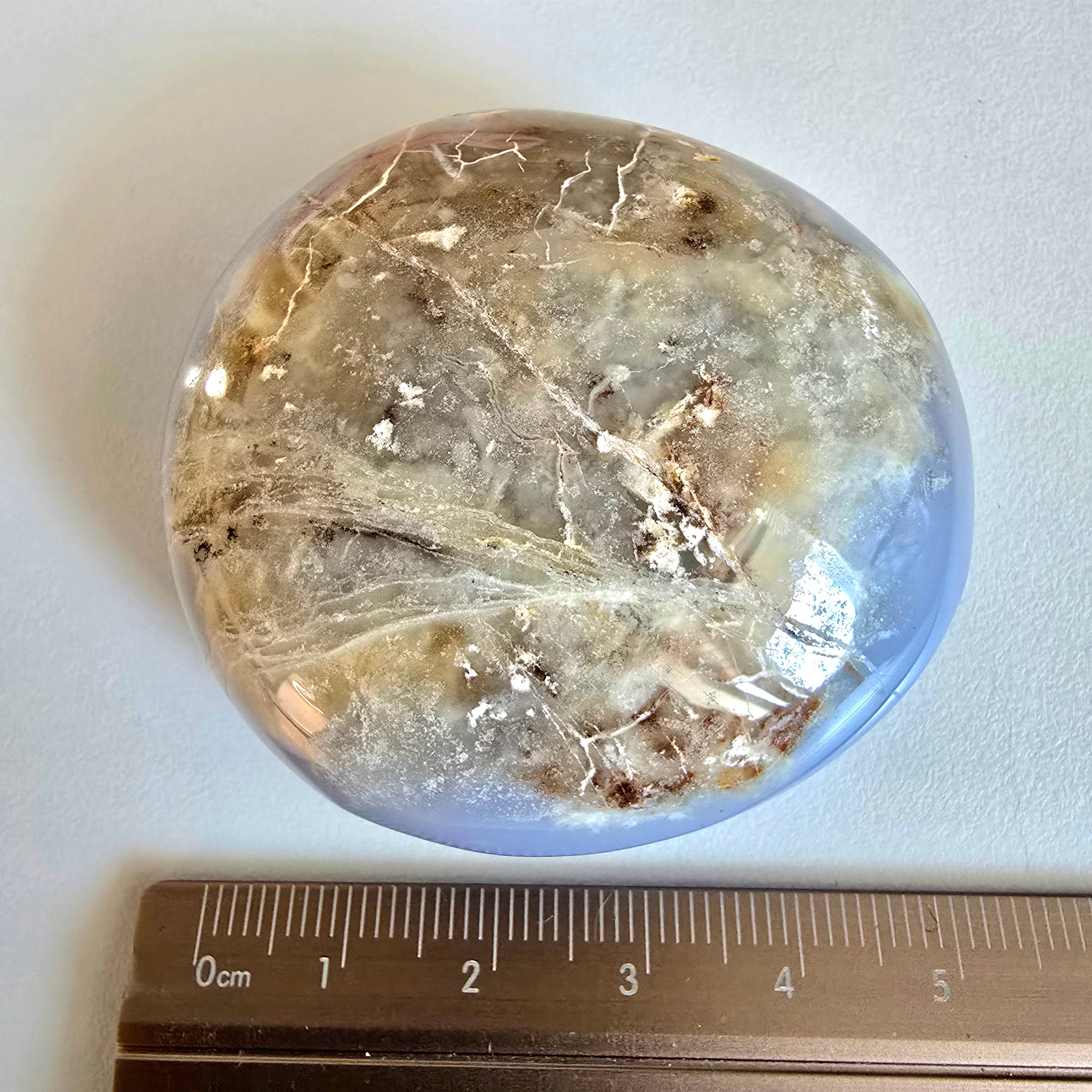 Blauer Chalcedon - Handschmeichler auf Matrix No. 1