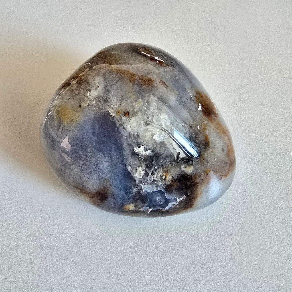 Blauer Chalcedon - Stein auf Matrix No. 2