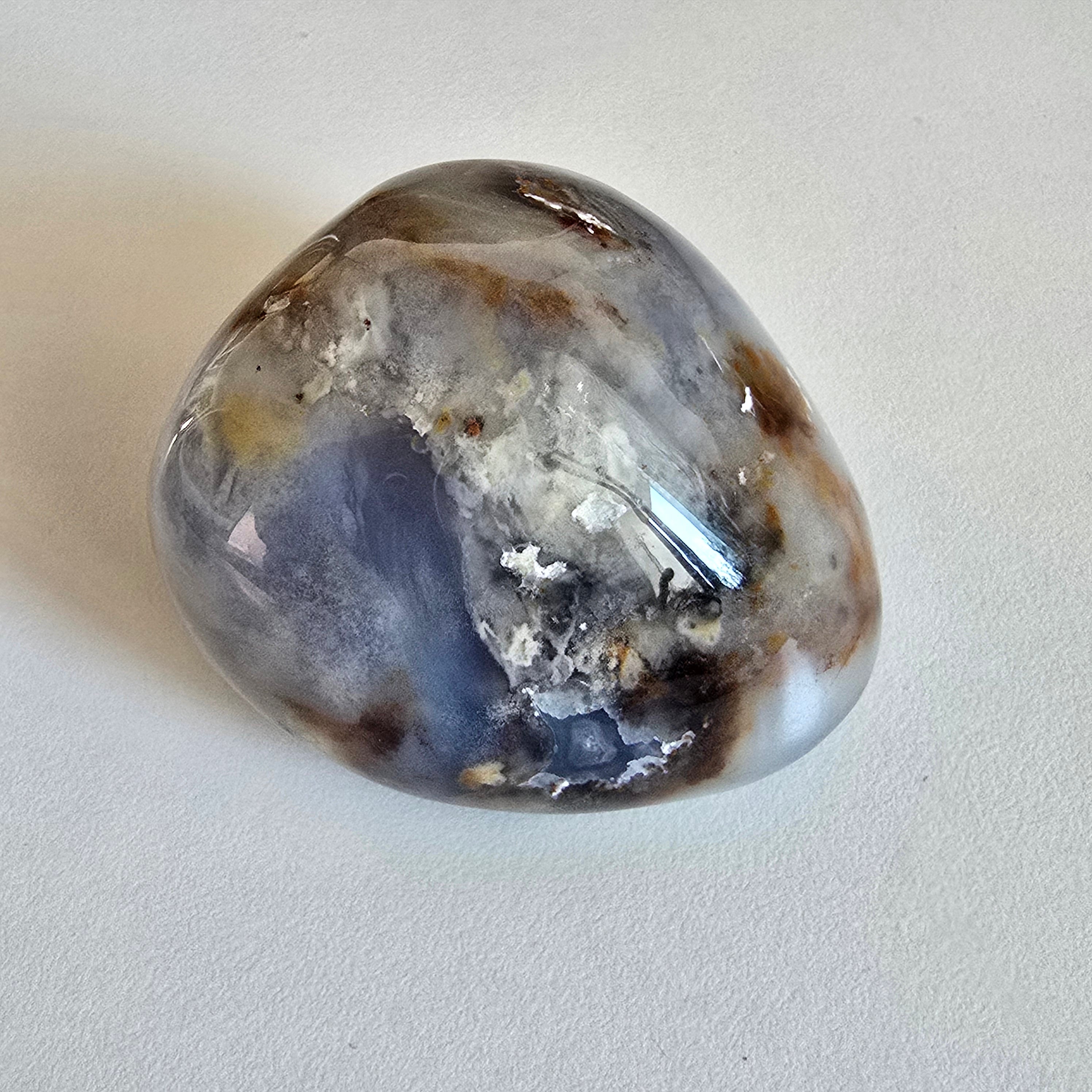 Blauer Chalcedon - Stein auf Matrix No. 2