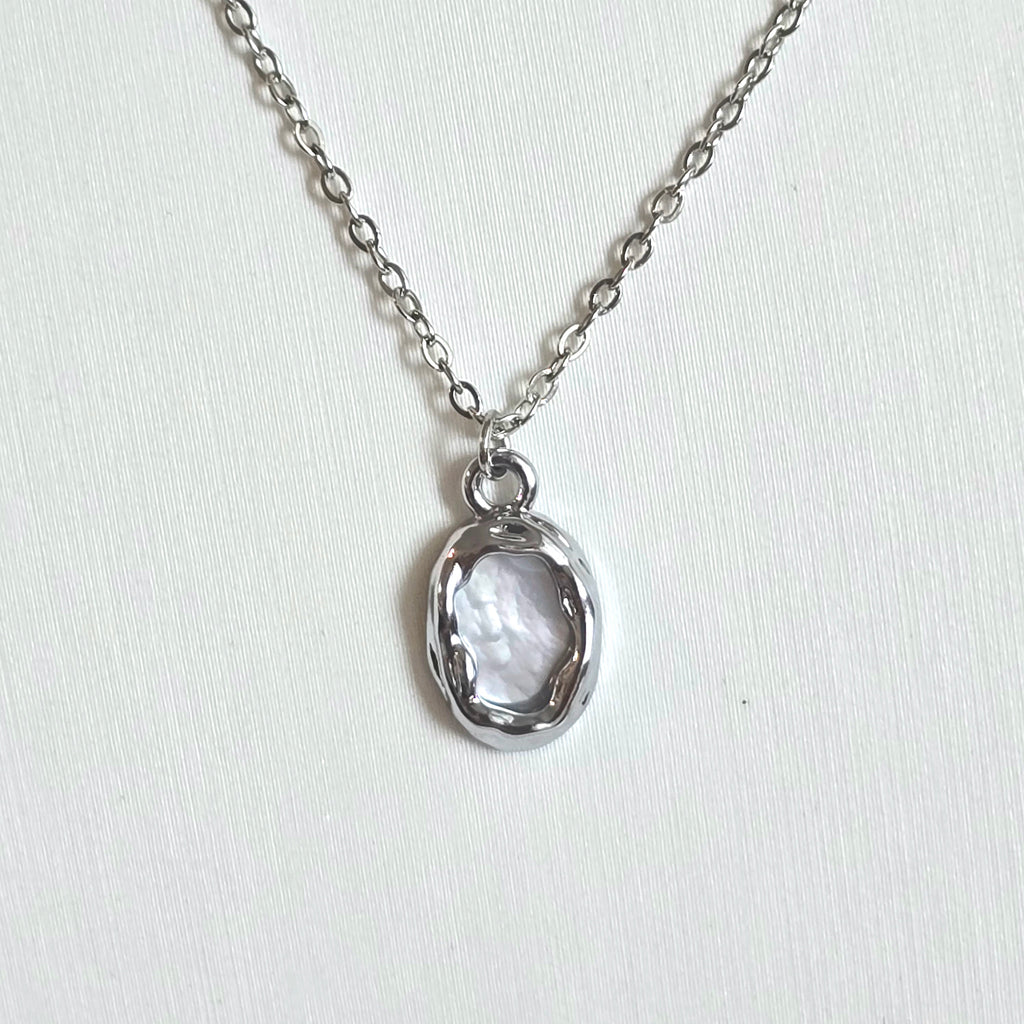 Damen Kette mit Anhänger / Perla Luminosa / Edelstahl / edel  + zart