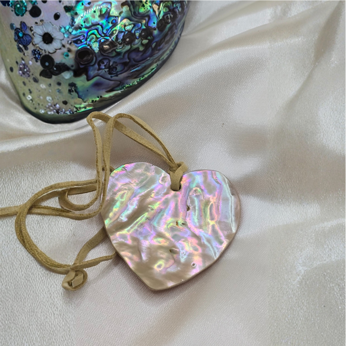 Anhänger mit Band Abaloneherz