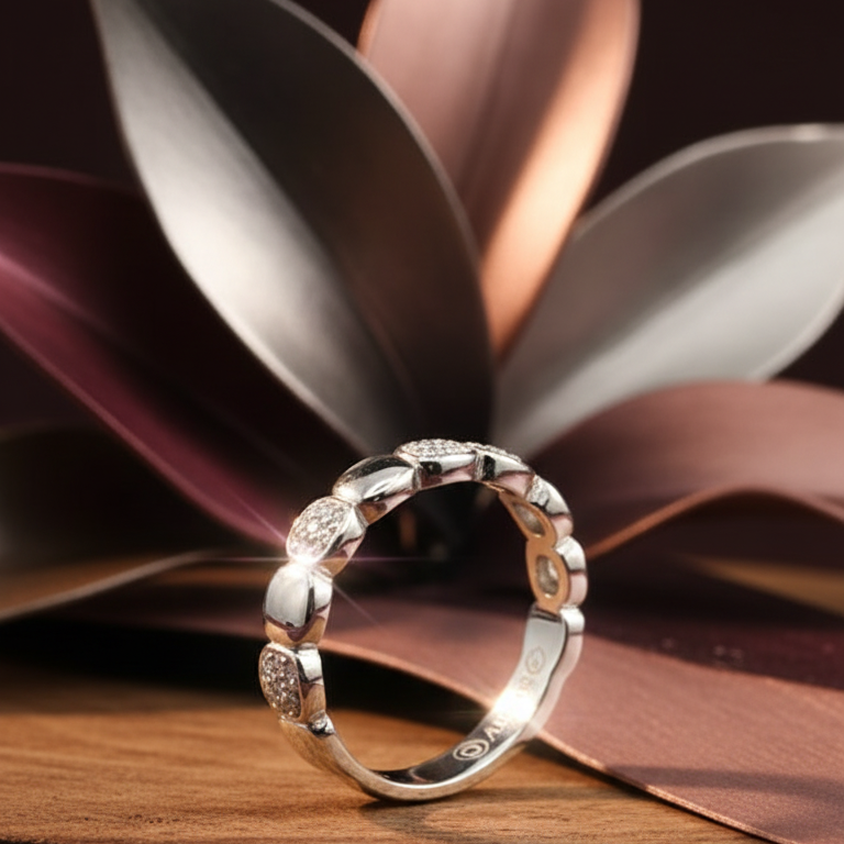 Damen Ring silber mit Zirkoniasteinen 