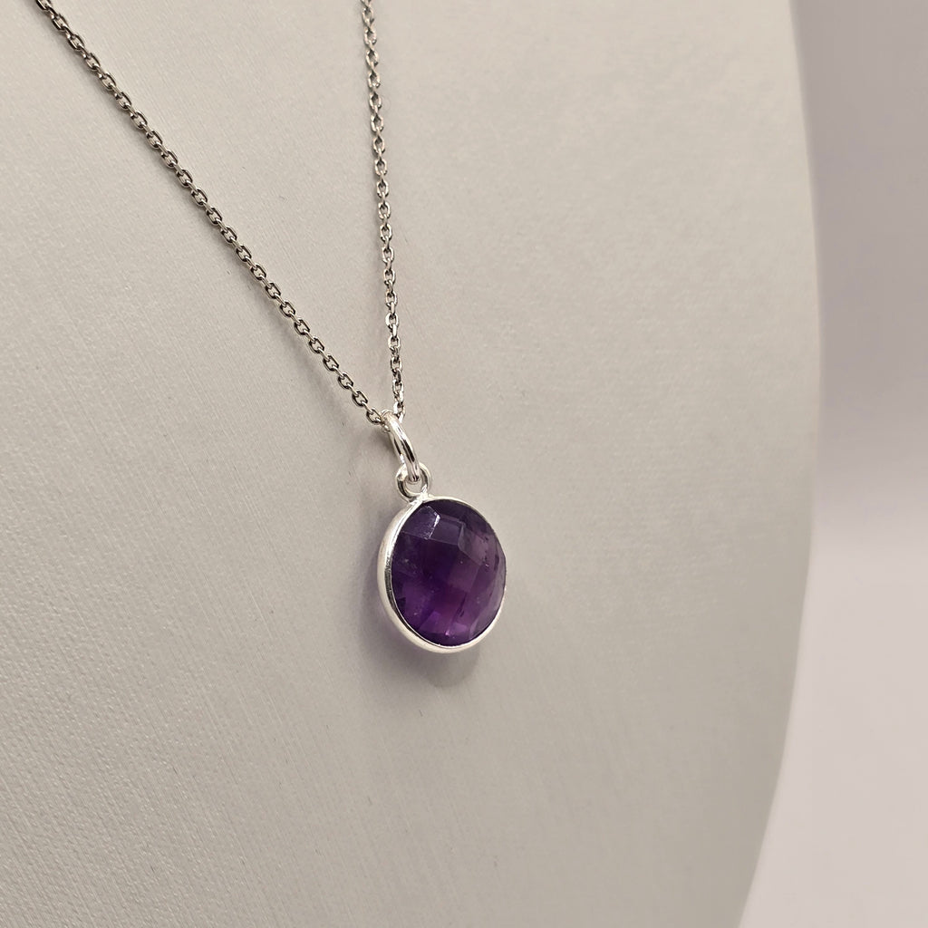 Damen Anhänger rund Amethyst klein Silber DAVUTA seitlich