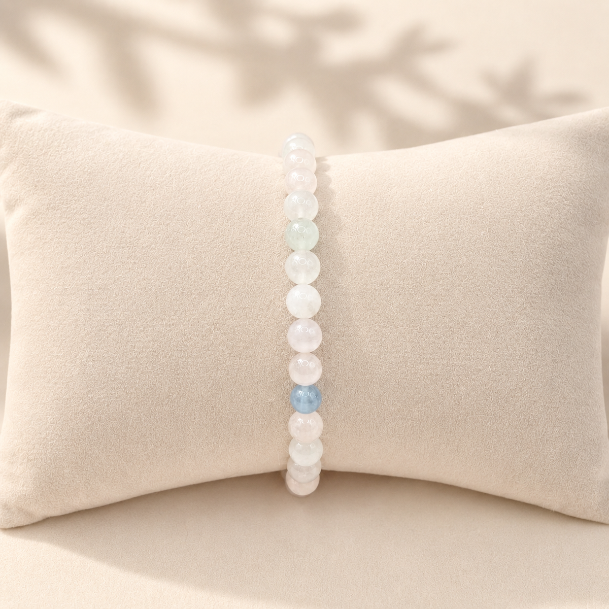Damen Armband Elastisch Beryll 6mm DAVUTA auf Kissen