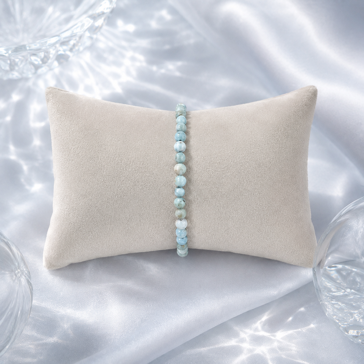 Damen Armband Elastisch Larimar 4 mm Kugeln am Kissen by DAVUTA