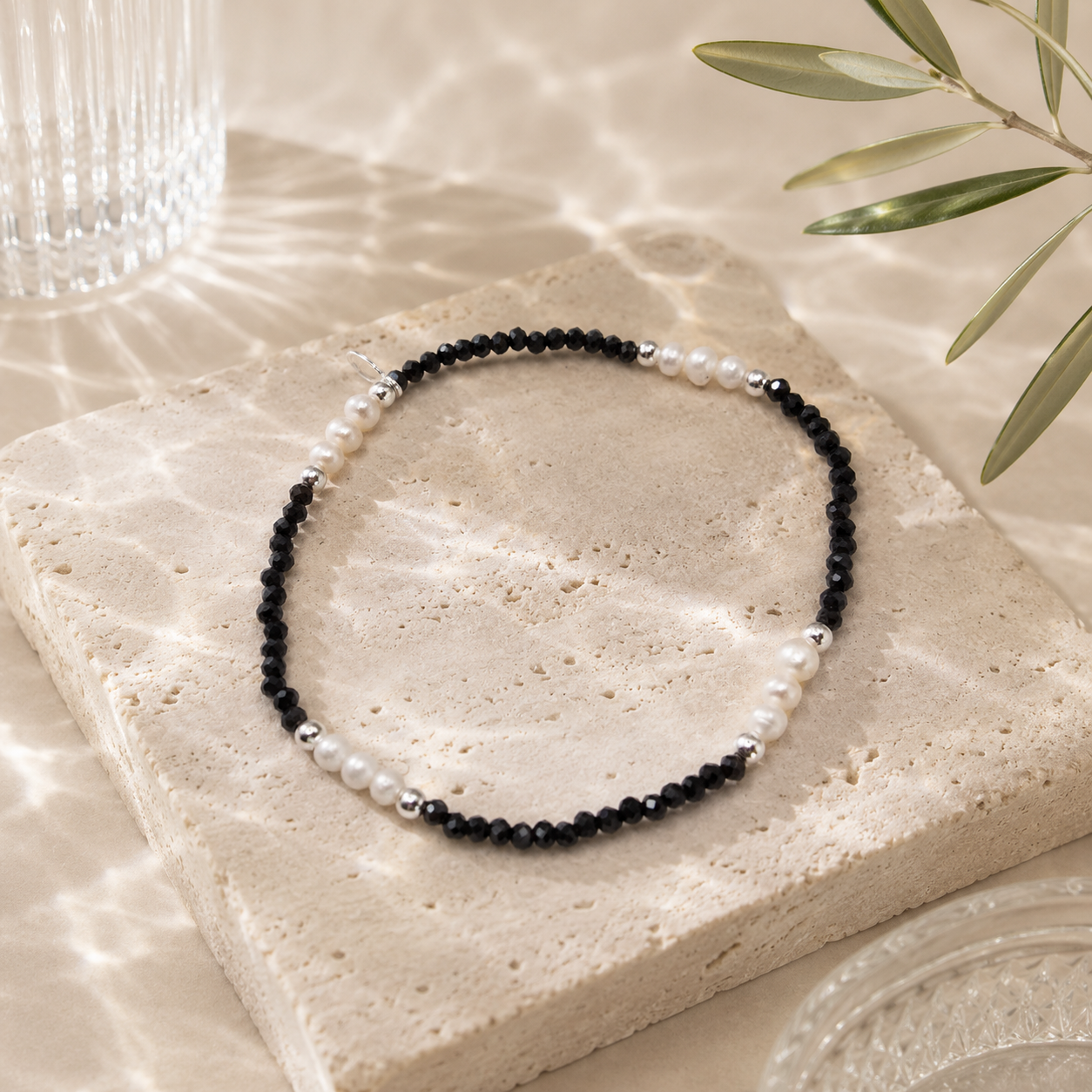 Damen Armband Elastisch Silber Süßwasserperle Edelstein schwarz by DAVUTA
