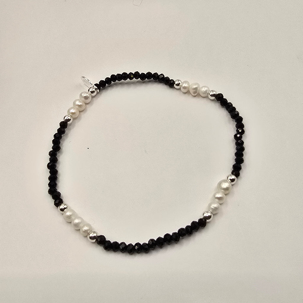 Damen Armband Elastisch Silber Süßwasserperle Edelstein schwarz clean by DAVUTA