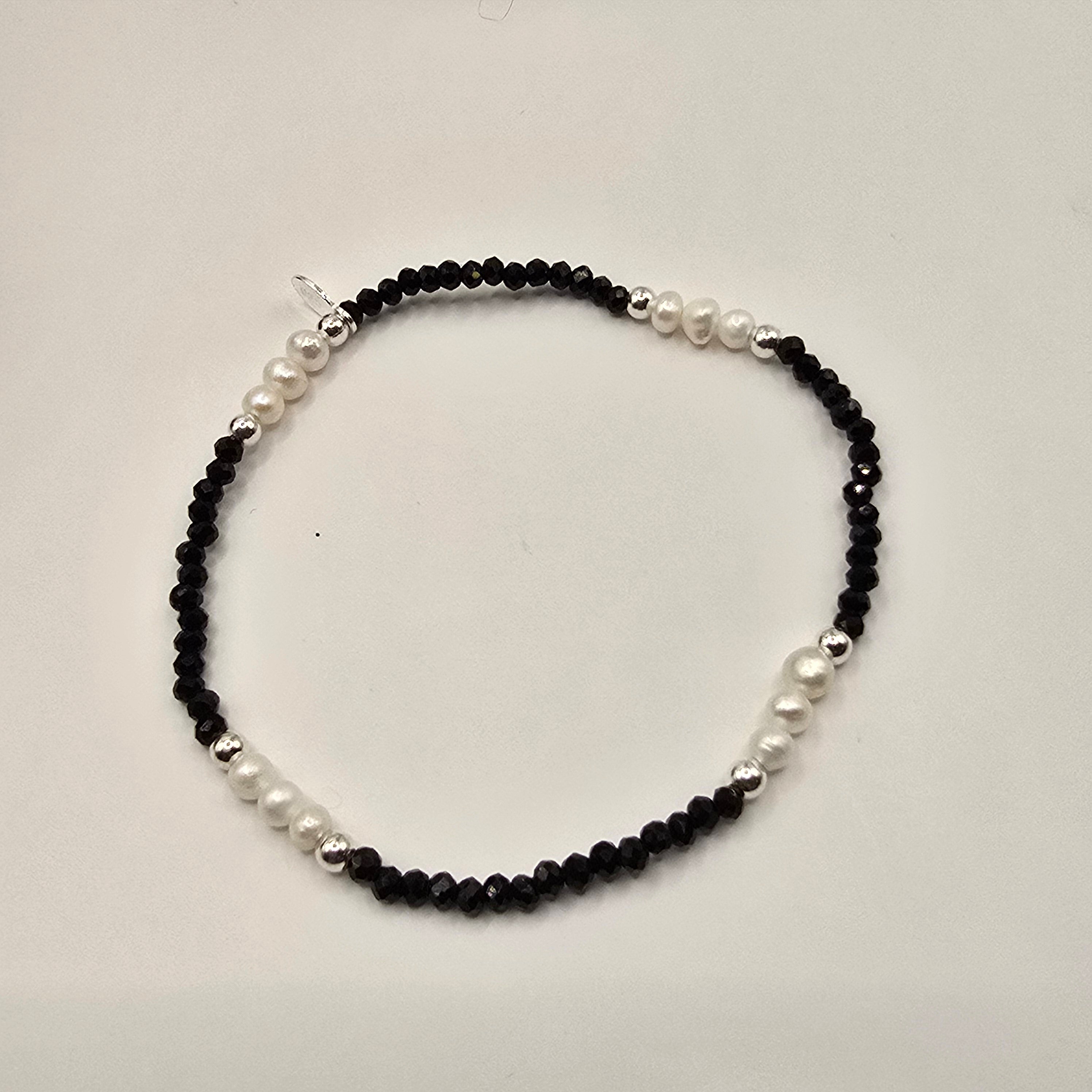 Damen Armband Elastisch Silber Süßwasserperle Edelstein schwarz clean by DAVUTA