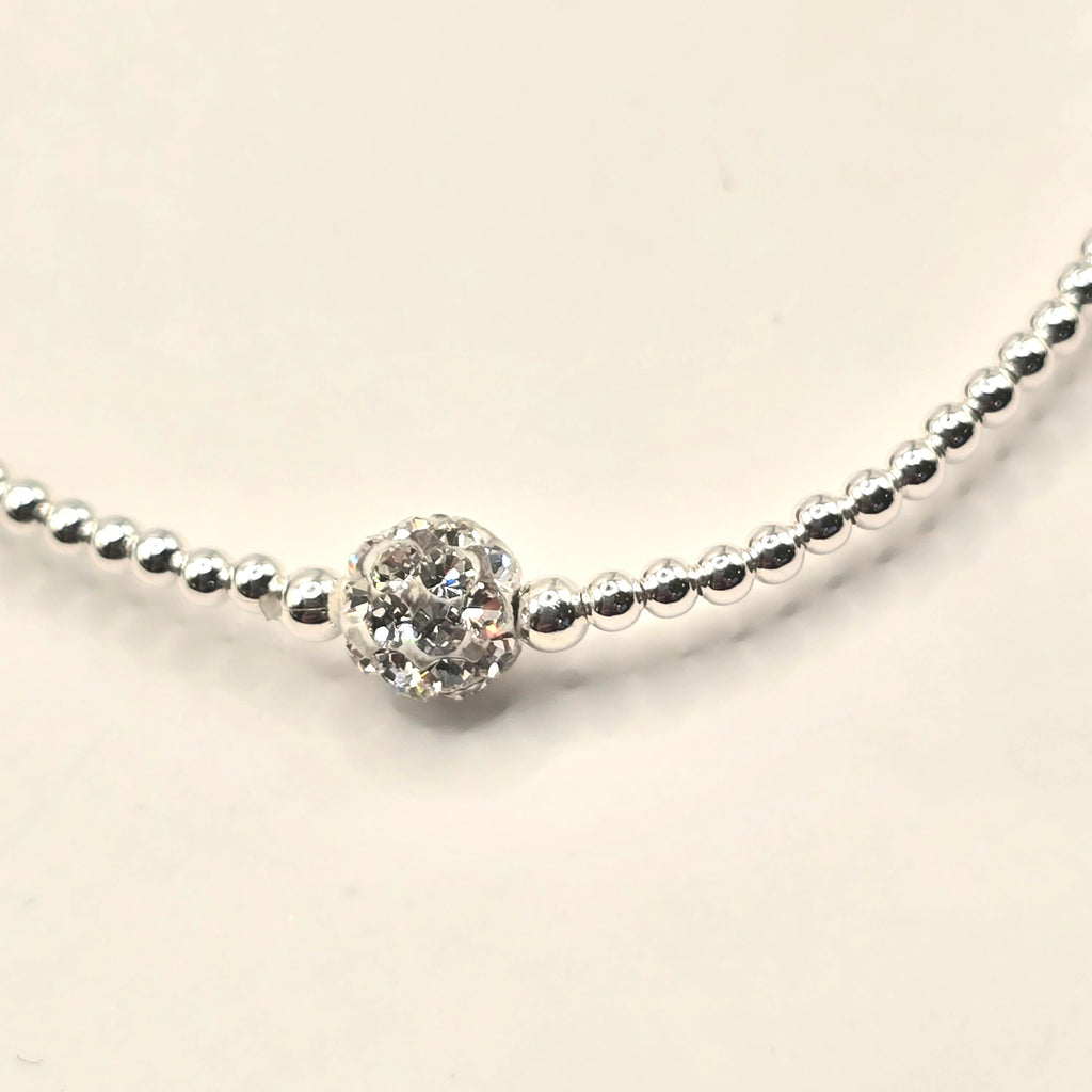 Damen Armband Silberperlen und Zirkonia Pavekugel Detail by DAVUTA