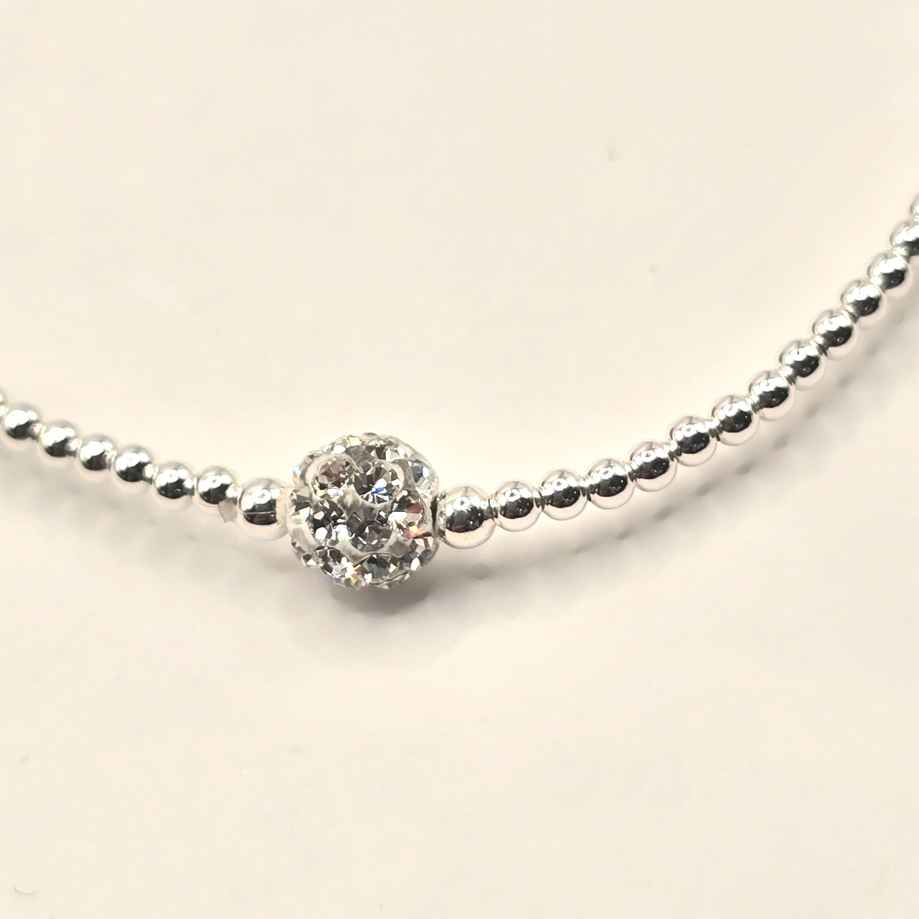 Damen Armband Silberperlen und Zirkonia Pavekugel Detail by DAVUTA