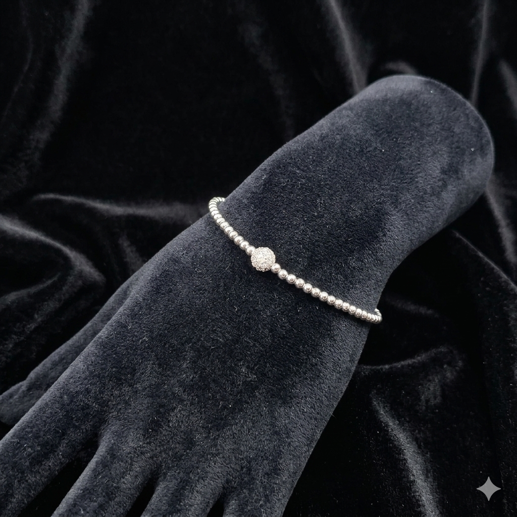 Damen Armband Silberperlen und Zirkonia Pavekugel an Handbüste by DAVUTA
