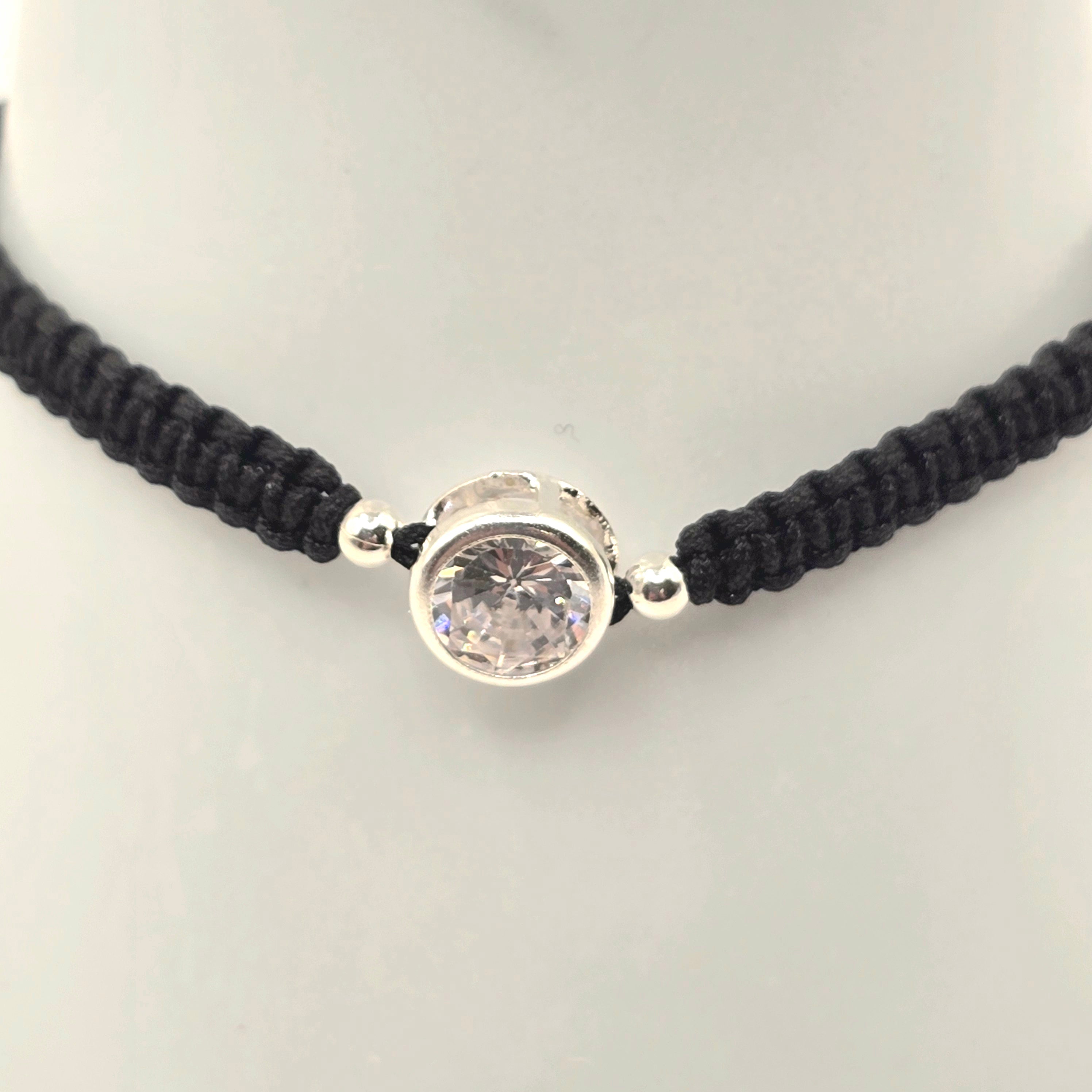 Damen Armband Ziehband mit Zentralstein und Silber Detail by DAVUTA