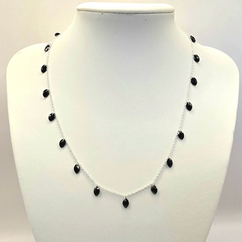 Damen Collier Kette Navette Silber Zirkonia DAVUTA an Büste