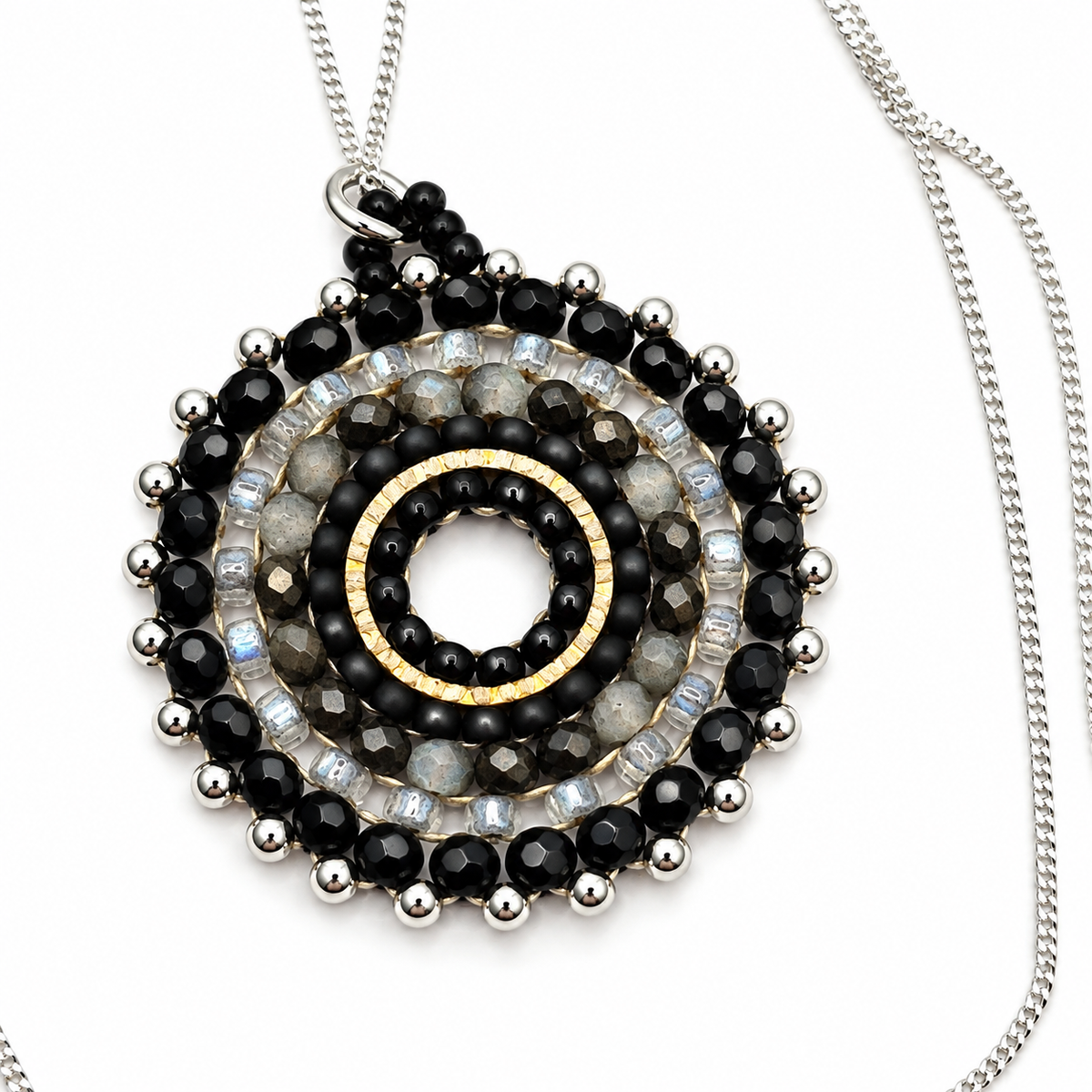 Damen Kette Mandala Silber schwarz Detail 