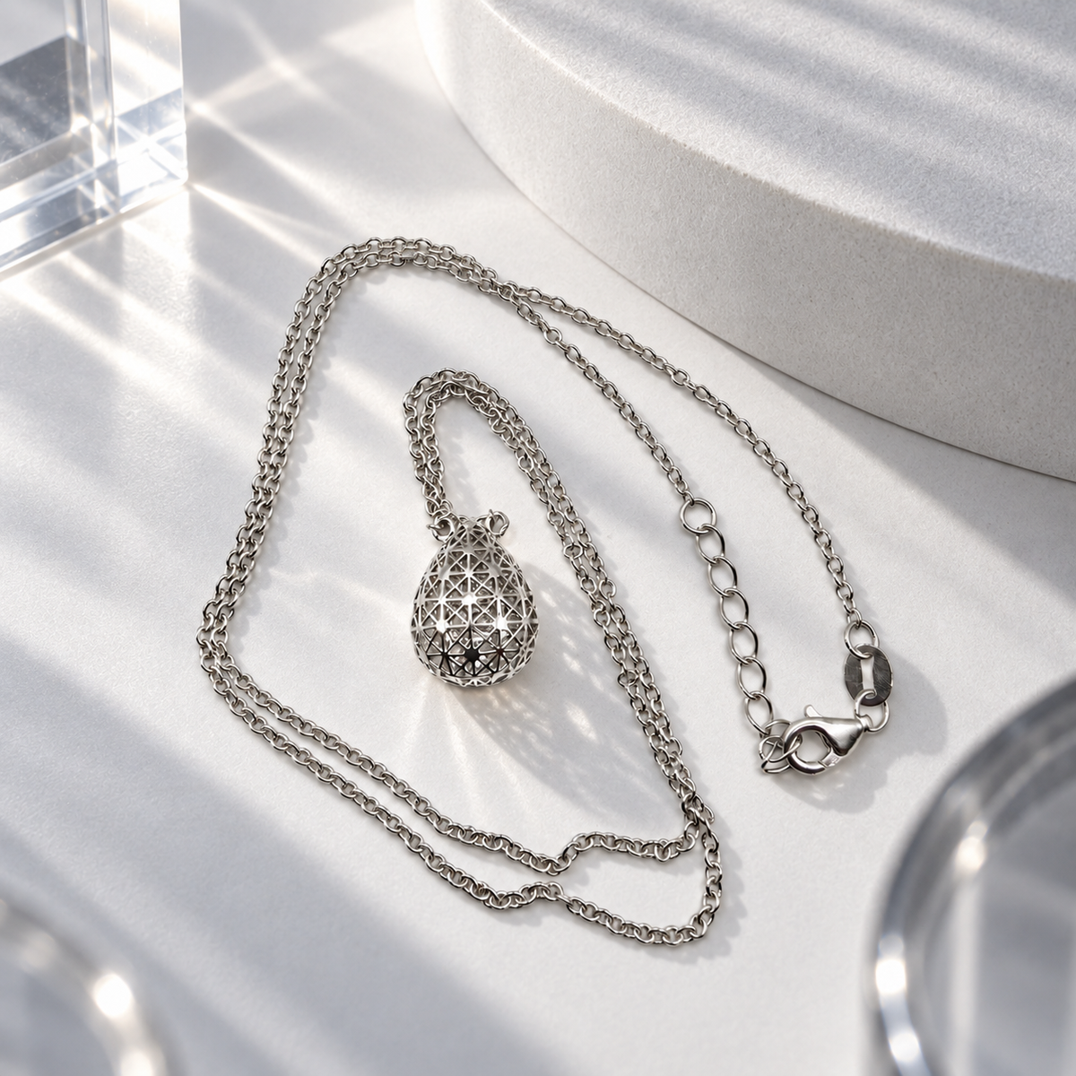 Damen Kette Tropfen 3 D silber DAVUTA liegend
