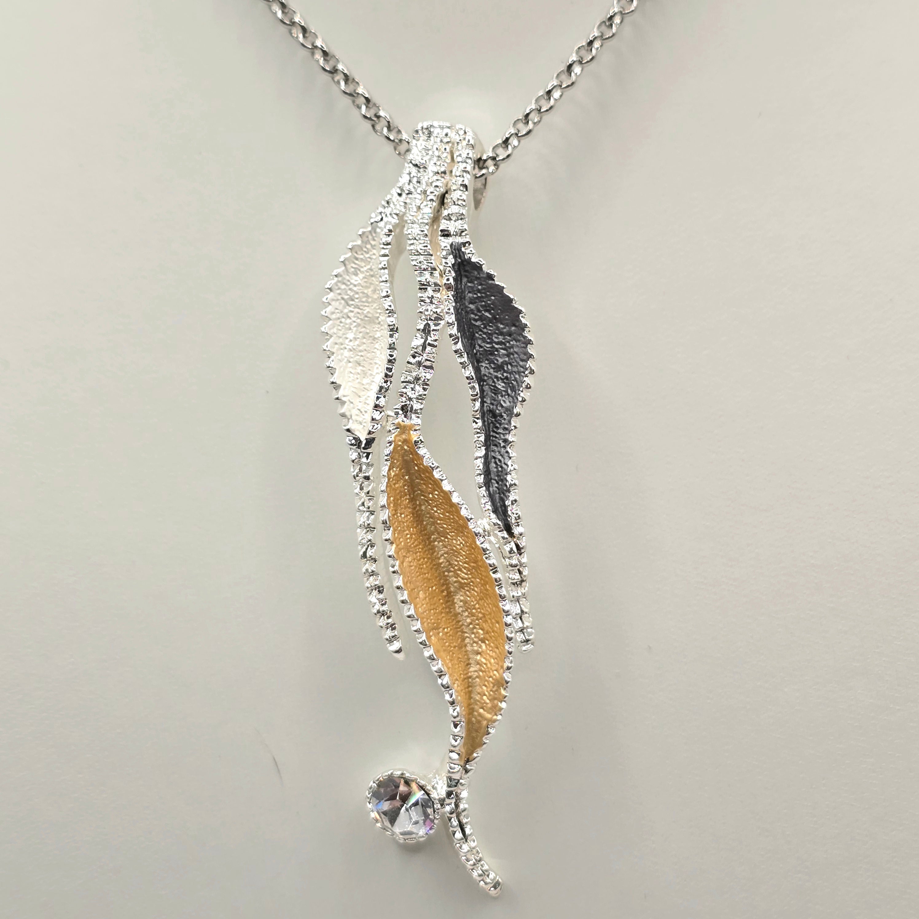 Damen Kette mit Anhänger Edelstahl versilbert Detail by DAVUTA
