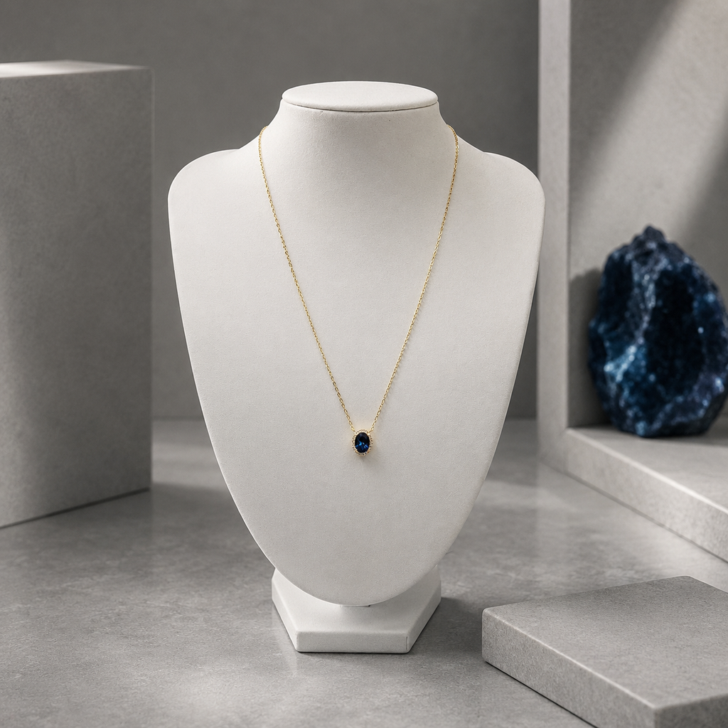 Damen Kette mit Anhänger Oval Silber vergoldet blauer Zirkonia an Büste