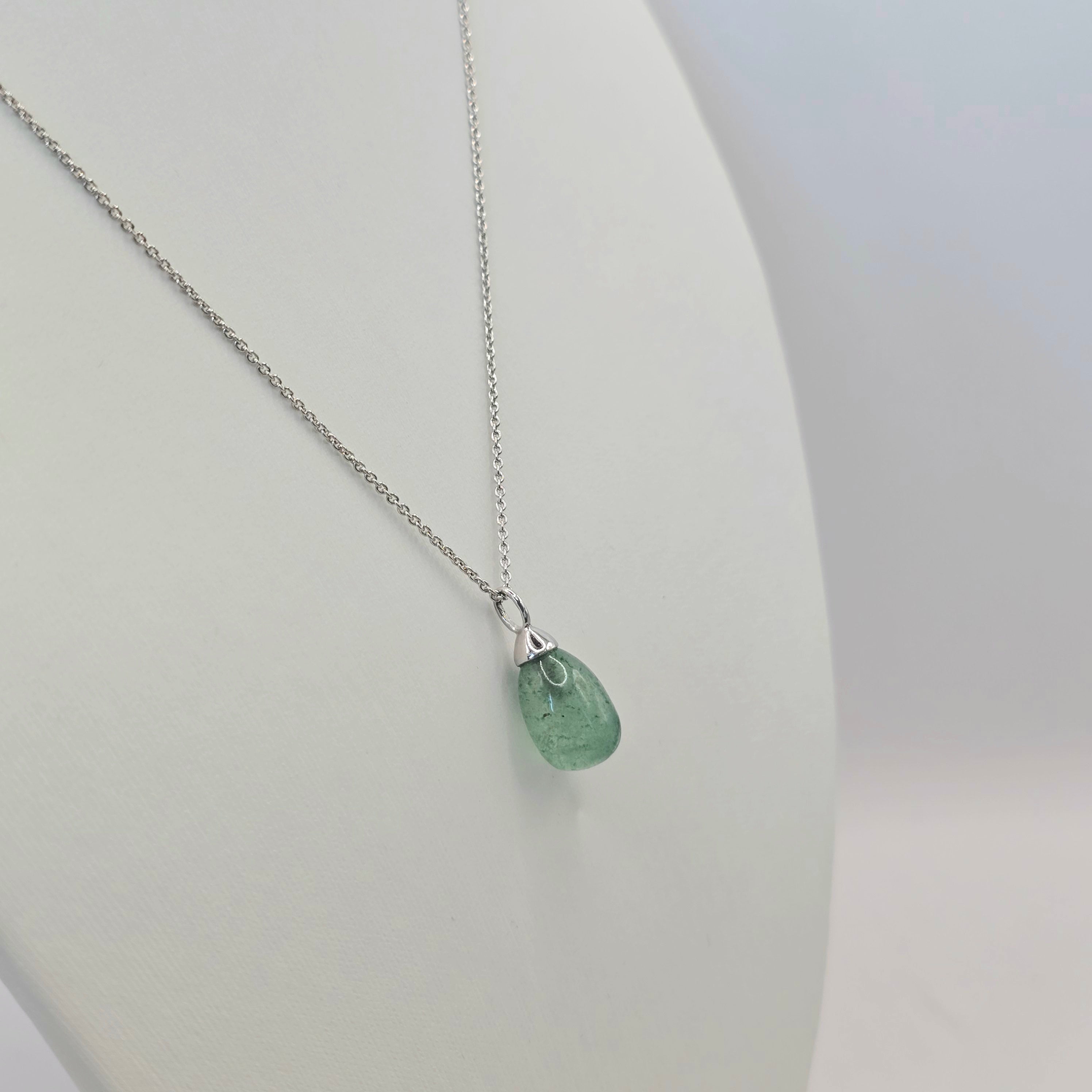 Damen Kette mit Anhänger Tropfen Aventurin Silber seitlich Büste by DAVUTA
