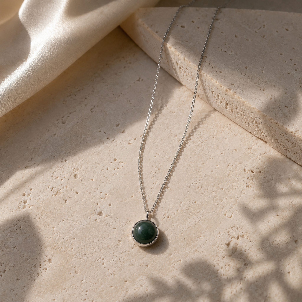 Damen Kette mit Anhänger grüner Aventurin rund in silber by DAVUTA