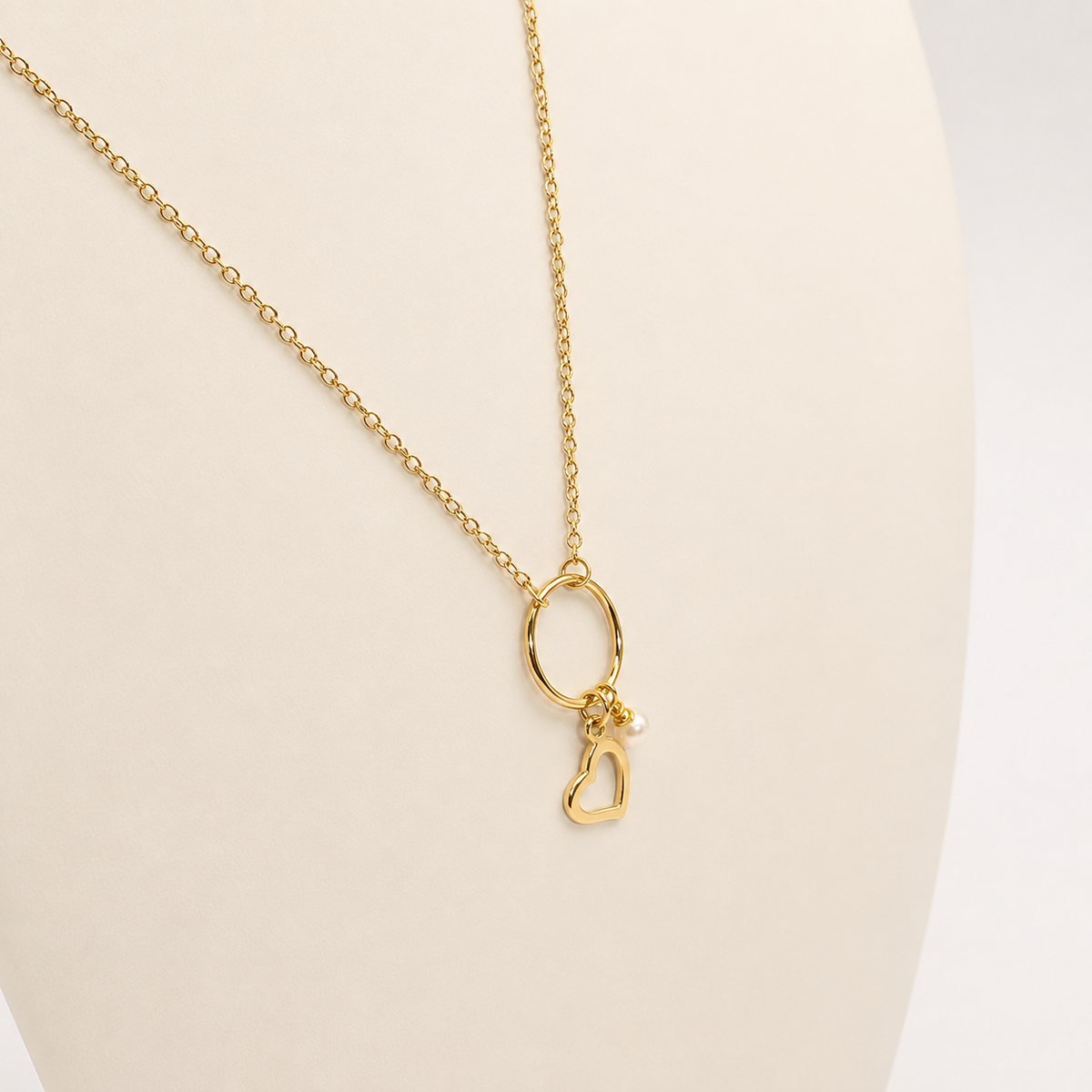 Damen Kette mit Herz, Kreis, Süßwasserperle seitlich nah