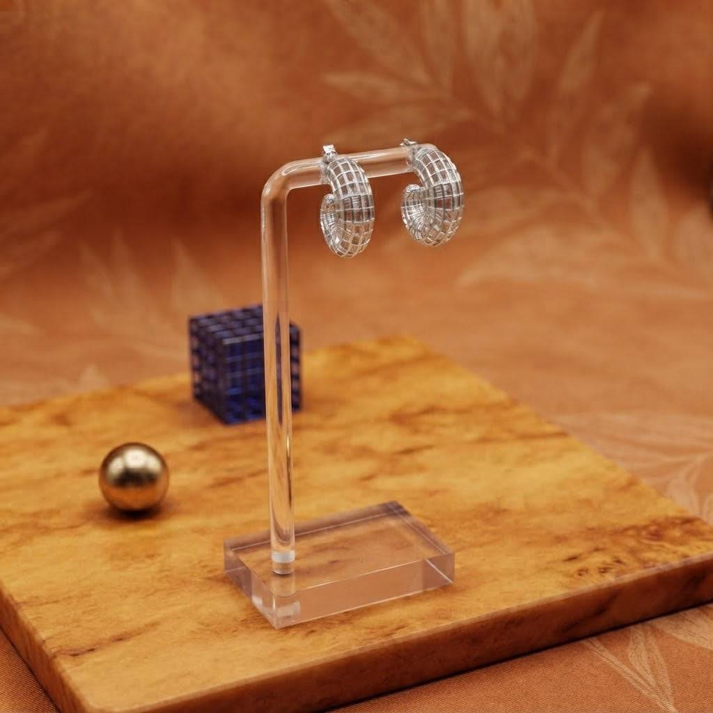 Damen Ohrring Creole 3 D in Silber am Ständer by DAVUTA