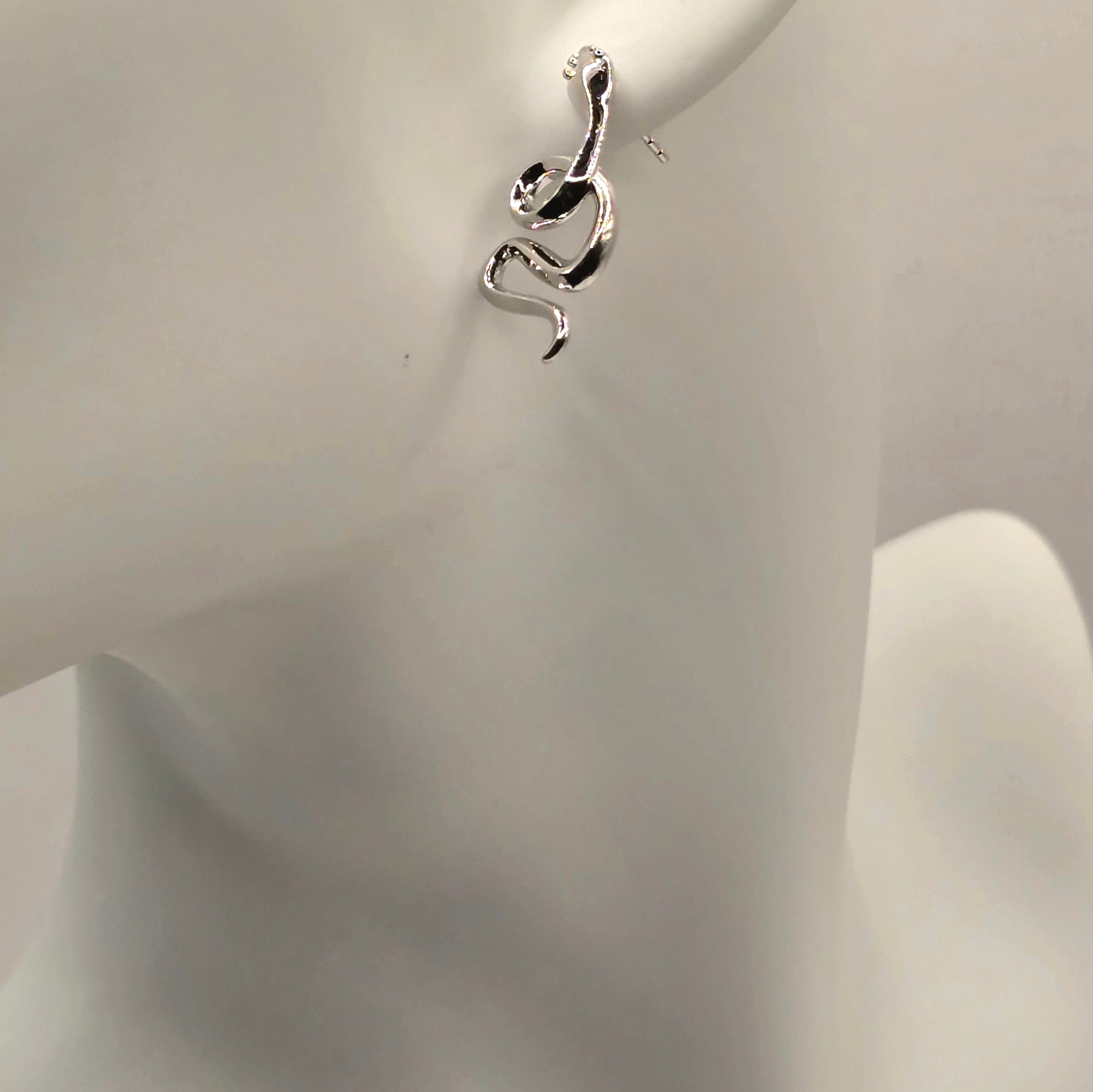 Damen Ohrring Schlange in silber