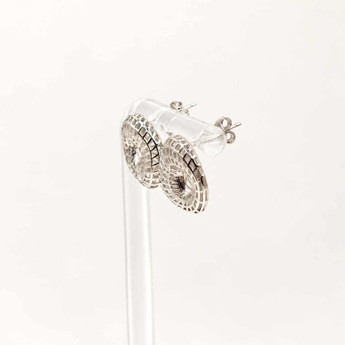 Damen Ohrringe 3 D silber rund Detail