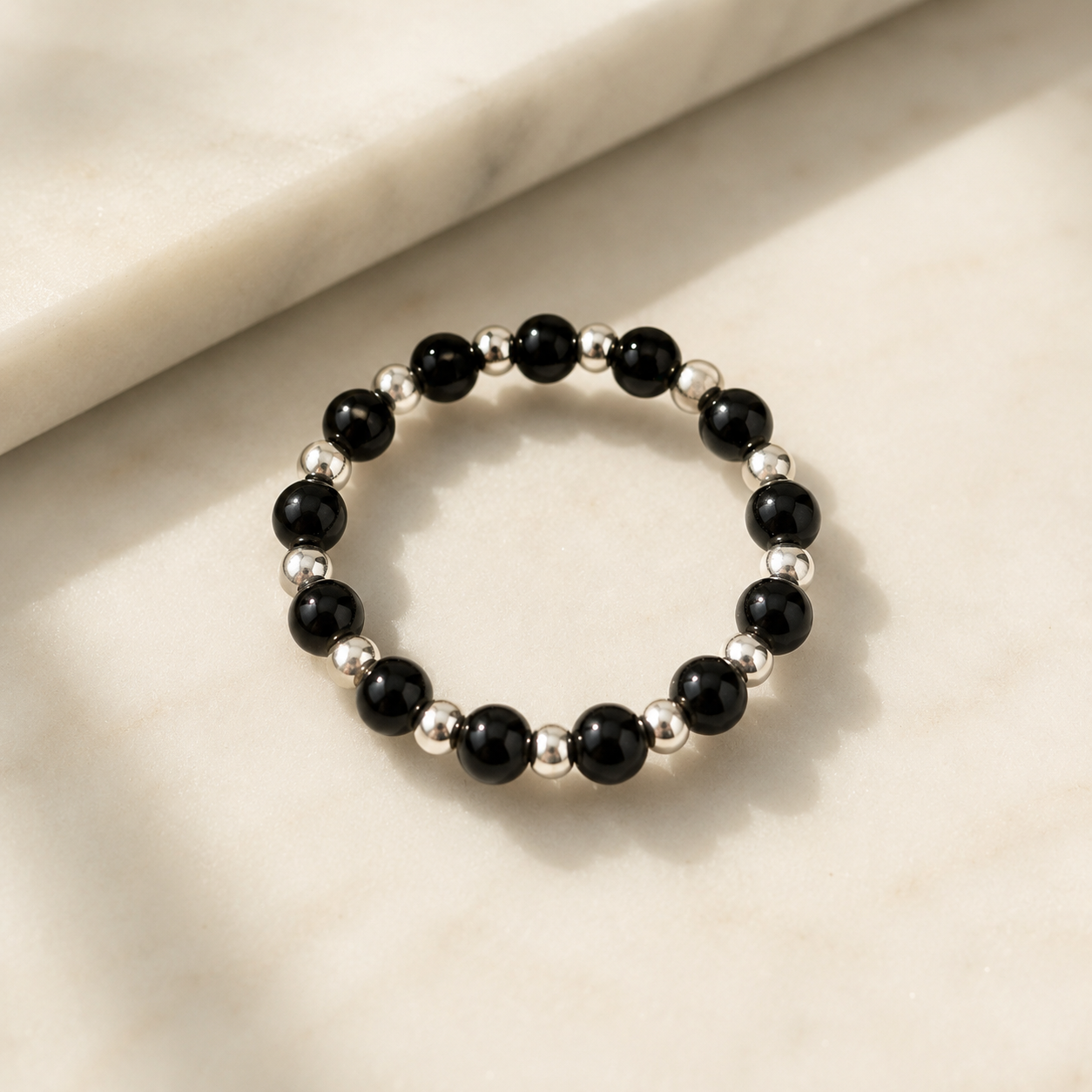 Damen Ring Elastisch Silberperlen und Onyx by DAVUTA