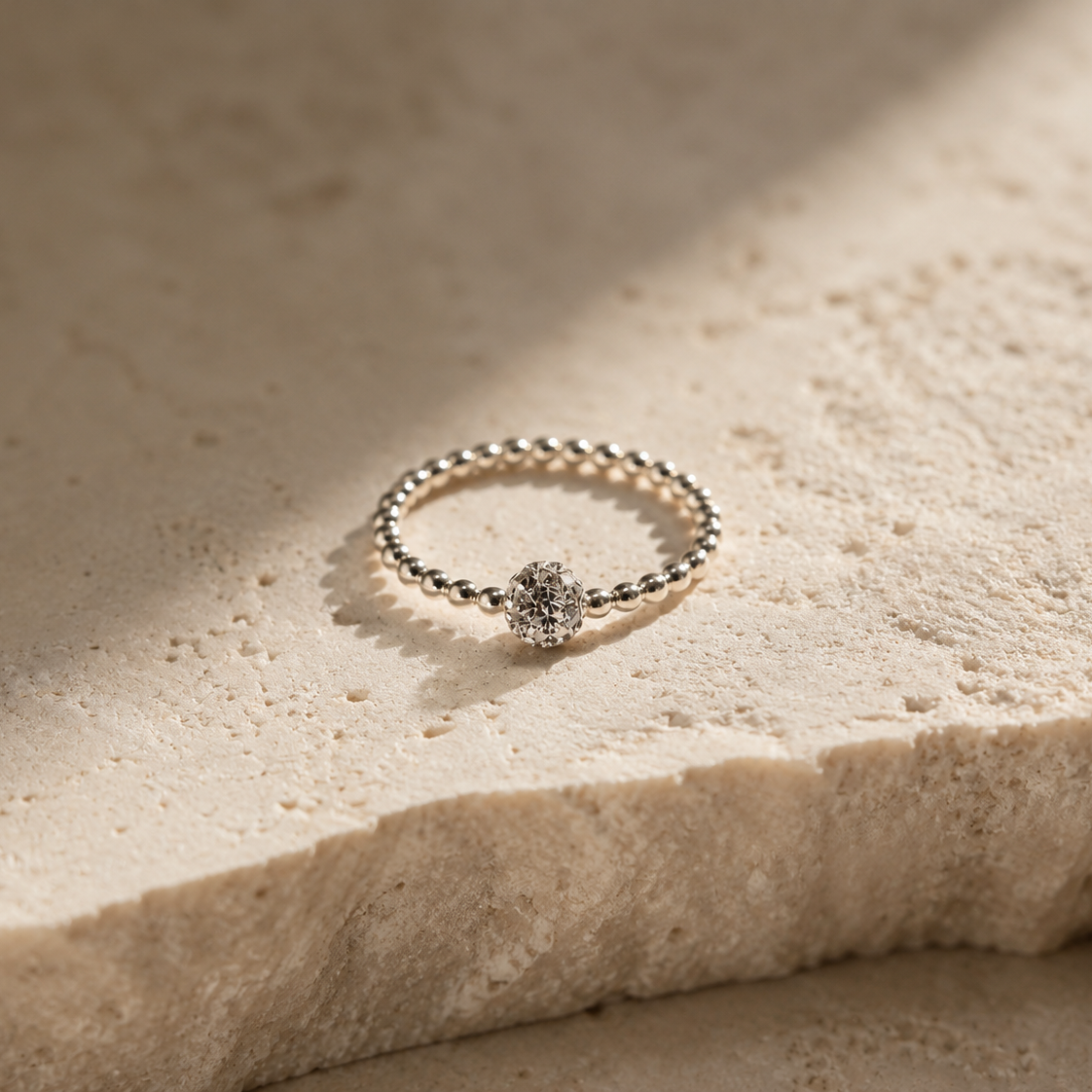 Damen Ring Elastisch Silberperlen und Zirkonia Pavekugel by DAVUTA