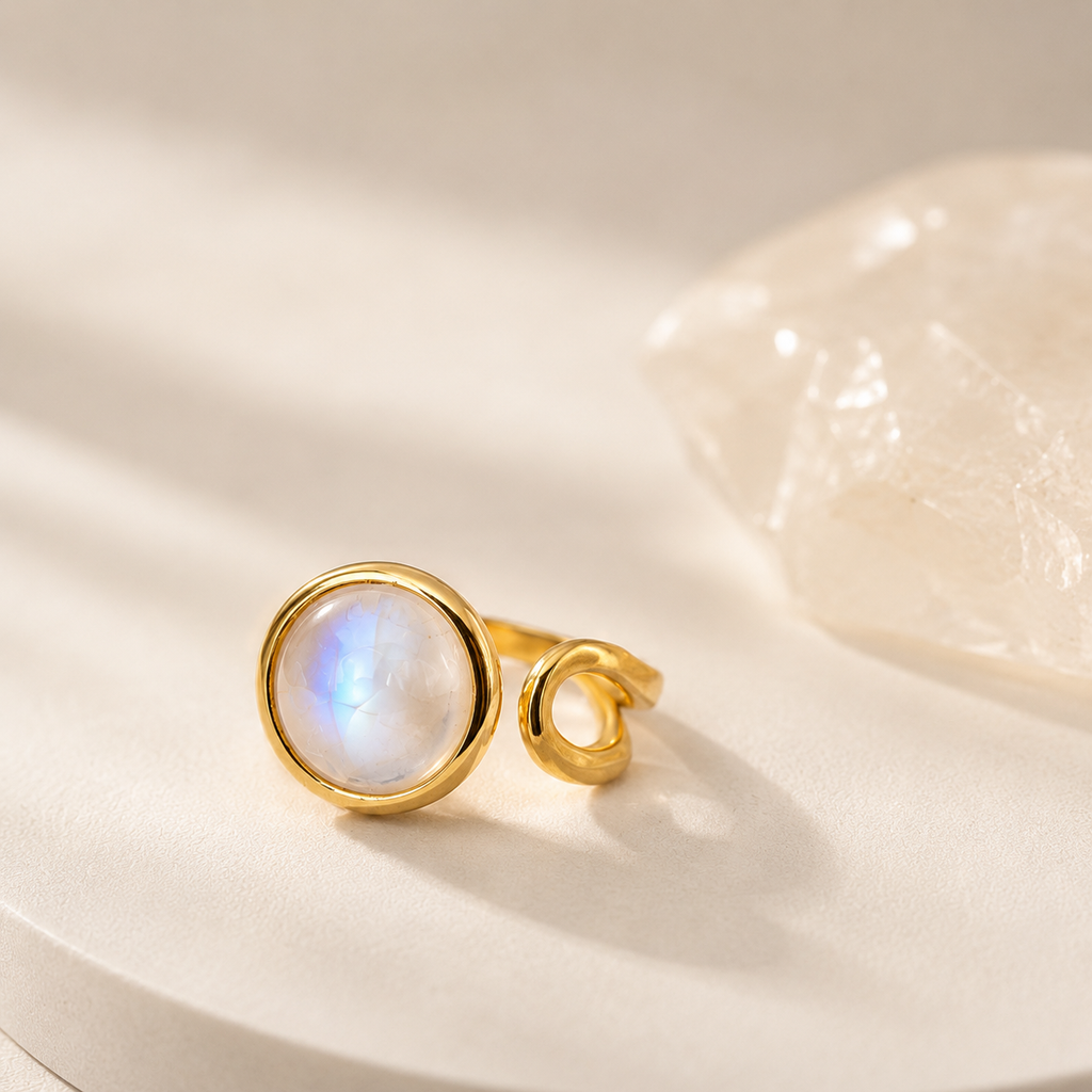 Damen Ring Mondstein Silber vergoldet by DAVUTA