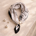 Damen Schaltuch mit Perle No. 1 by DAVUTA