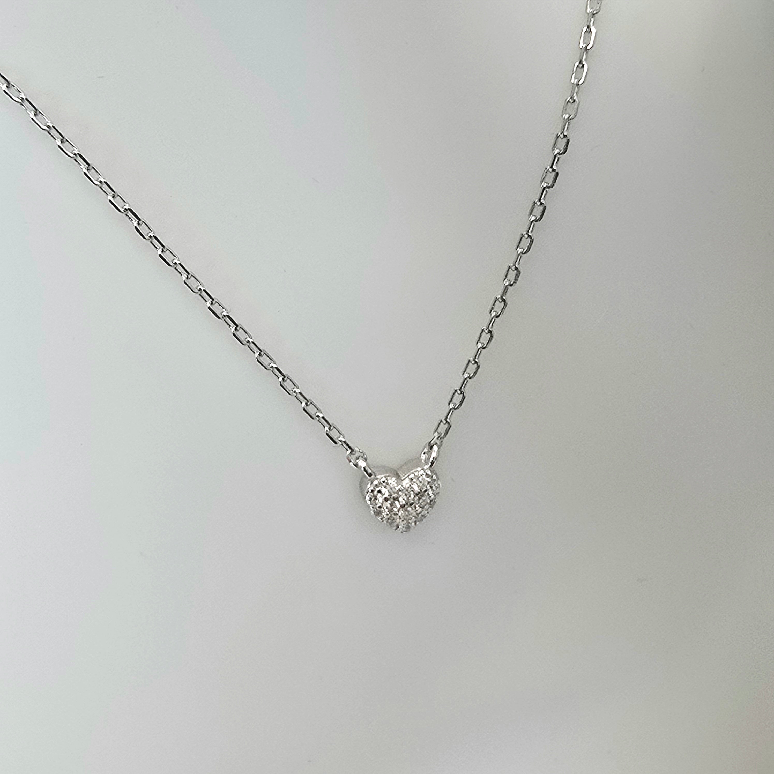 Damen Schmuckset Miniherz Silber Zirkonia Almanor Collier an Büste bei DAVUTA