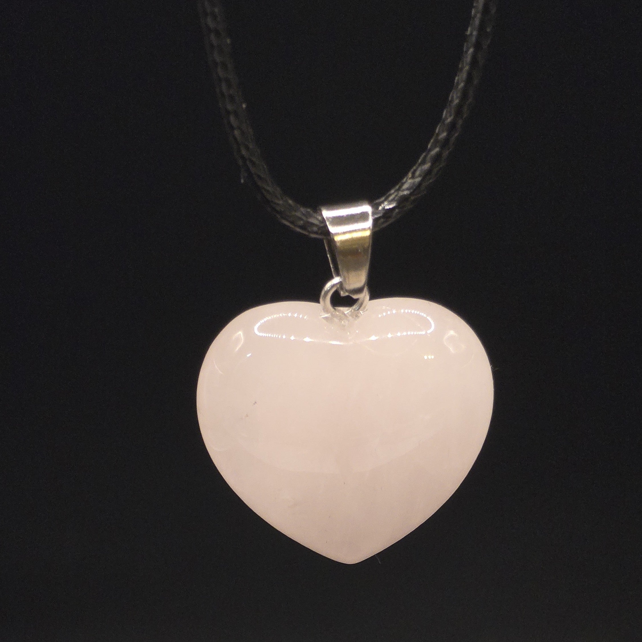 Rosenquarzherz Anhänger mit Kunstlederband