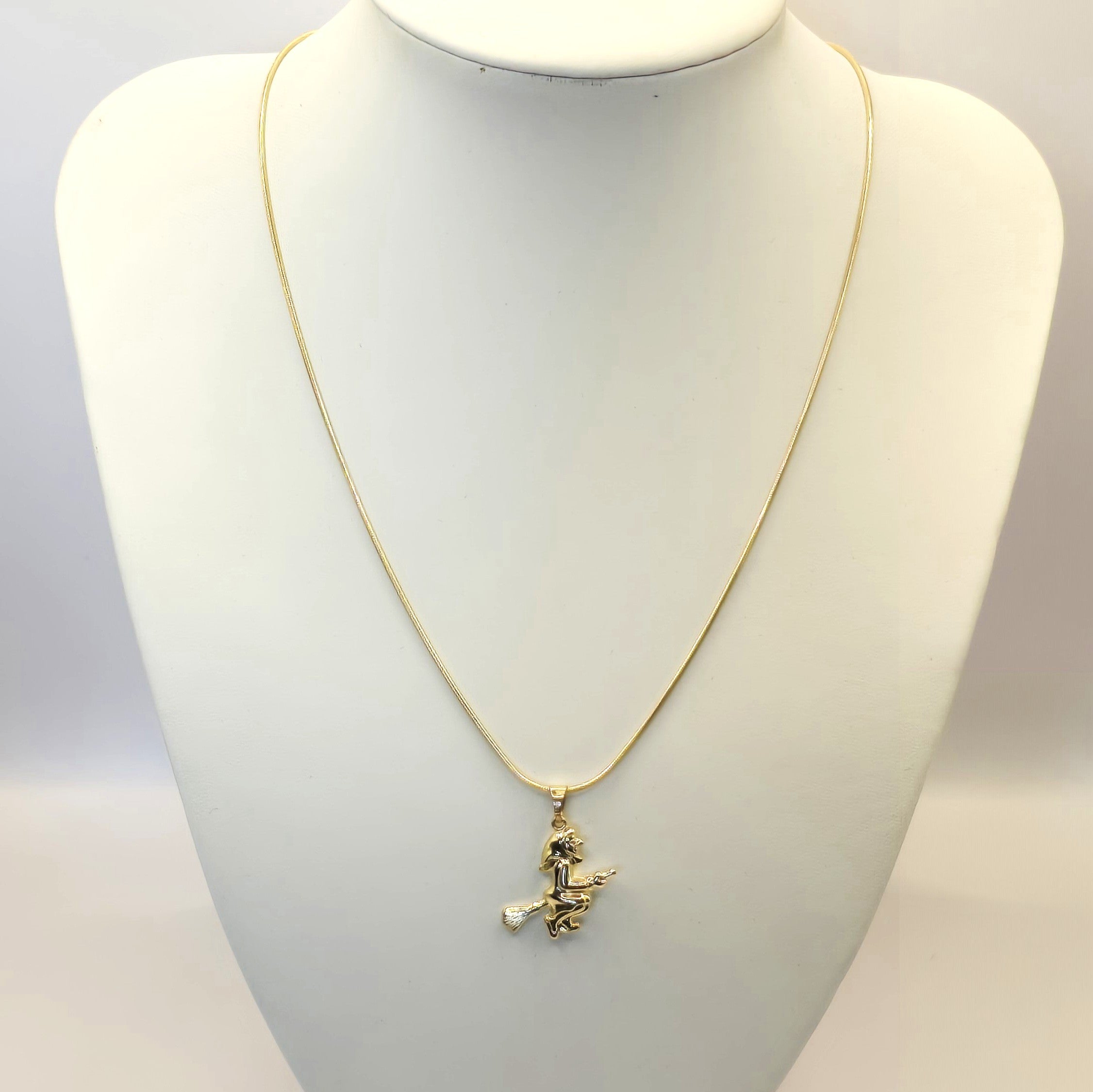 Damen Kette mit Anhänger Hexe Gold