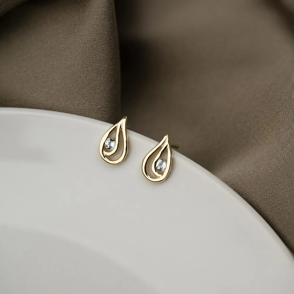Damen Ohrringe 8 K Gold mit Blauem Topas Präsentation by DAVUTA