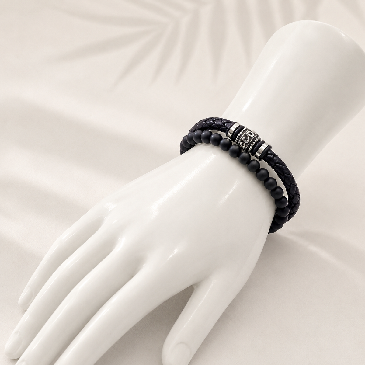 Onyx Herrenarmband Leder und Edelstahl an der Büste by DAVUTA