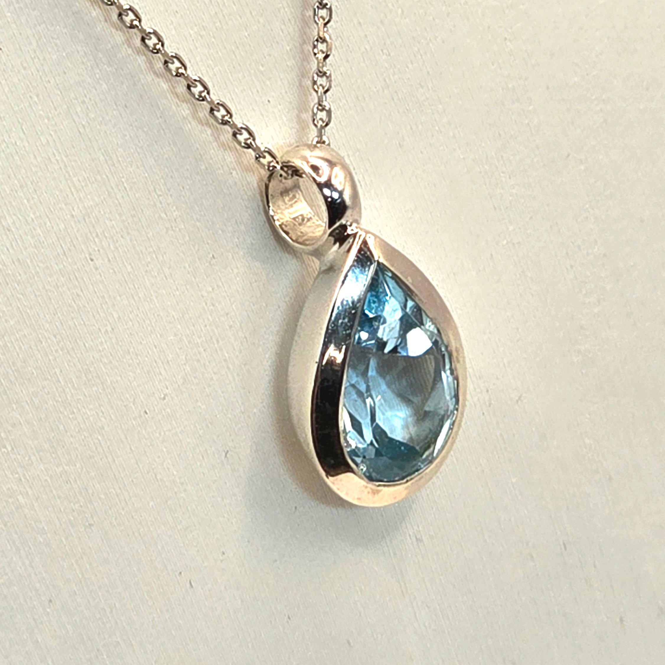 Damen Schmuck-Set mit Blau Topas / Goccia Azzurra / 925er Silber / elegant