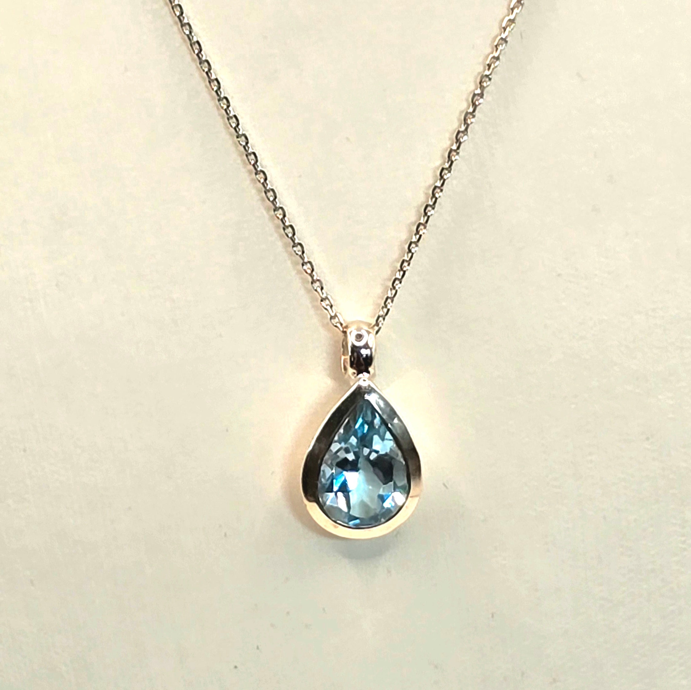 Damen Schmuck-Set mit Blau Topas / Goccia Azzurra / 925er Silber / elegant